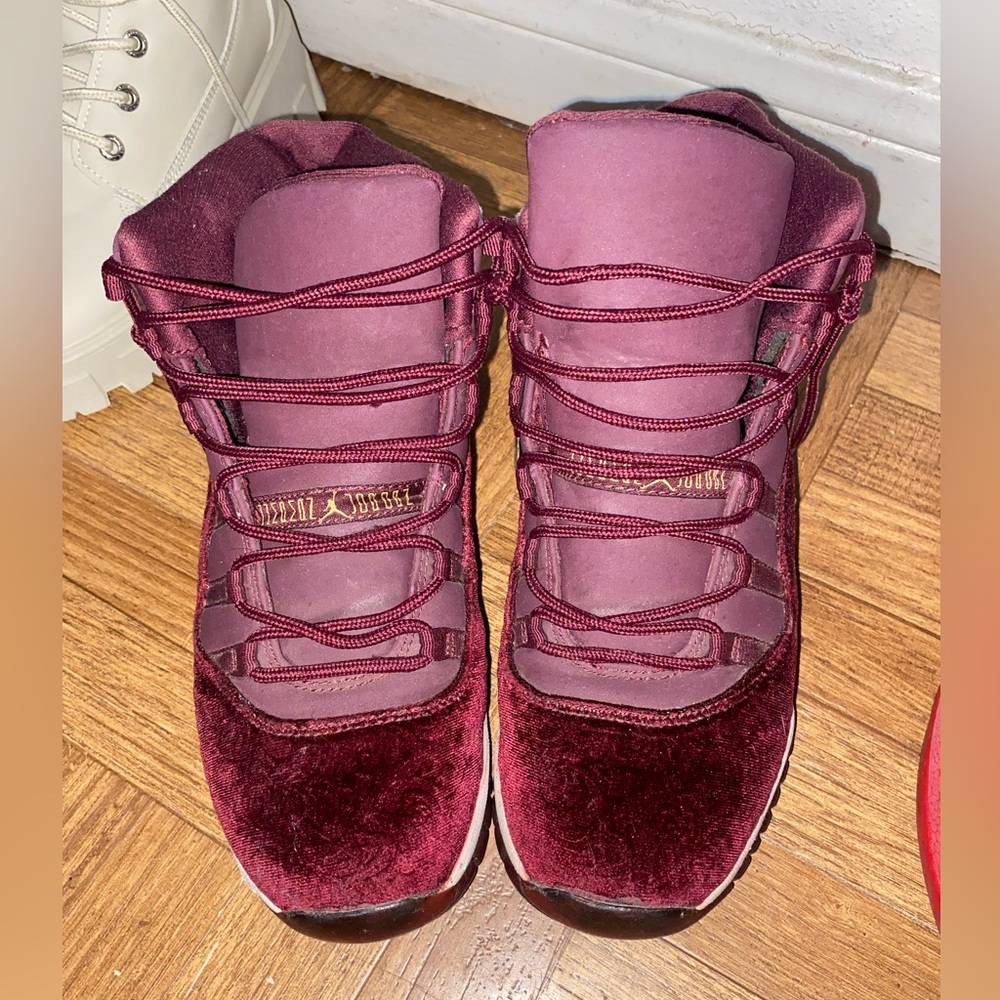 Air Jordan 11 Red Velvet/ maroon